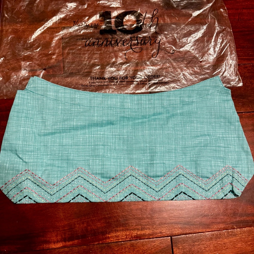 Thirty-One (31) Fitted Purse Skirt - COVER for a purse - Turquoise Cross Pop